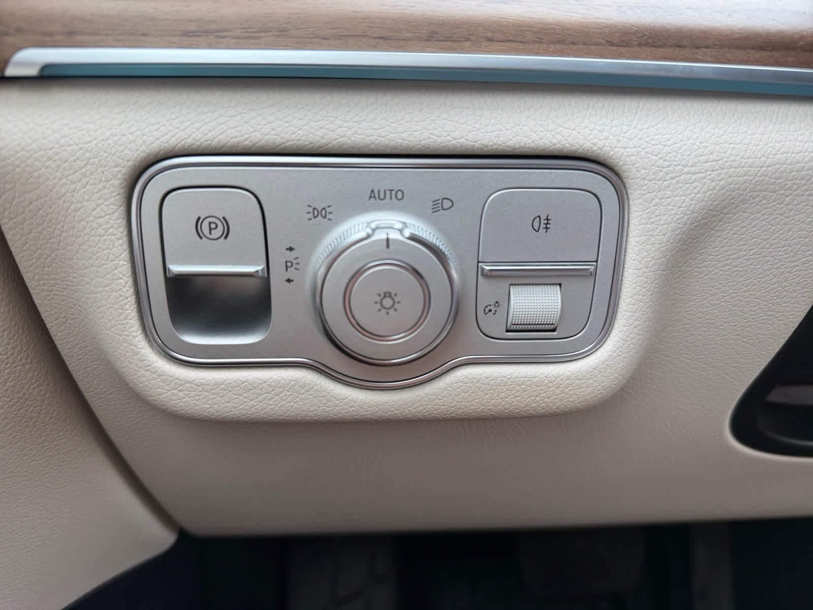 Certified Used 2023 Polar White Mercedes-Benz GLE 580 image 26