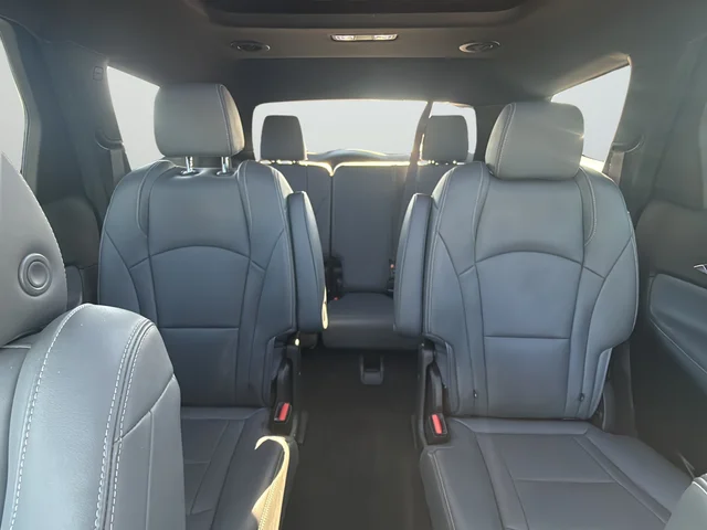 Used 2023 Black Buick Essence image 40