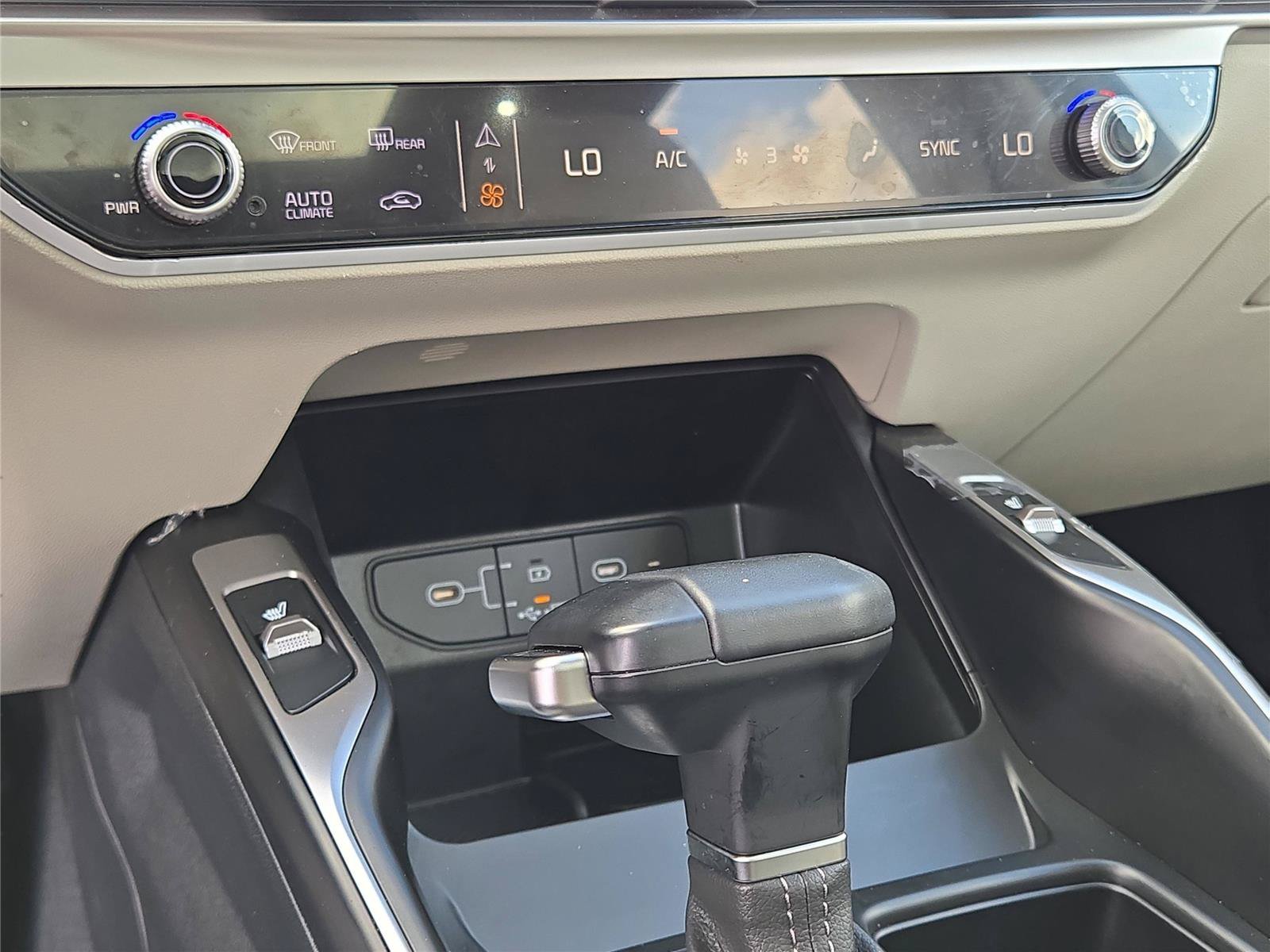 Used 2025 Silver Kia S image 29