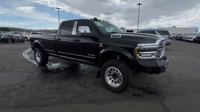 Used 2023 Diamond Black Crystal Pea Ram Laramie image 2