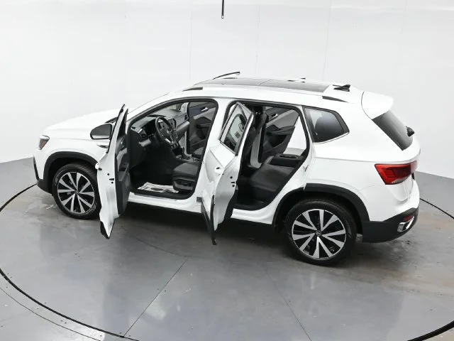 Used 2022 Pure White [white Volkswagen SE image 41