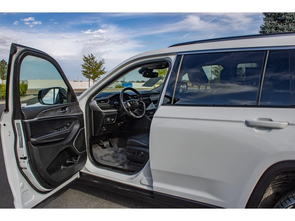 Used 2021 Bright White Clearcoat Jeep Limited image 25