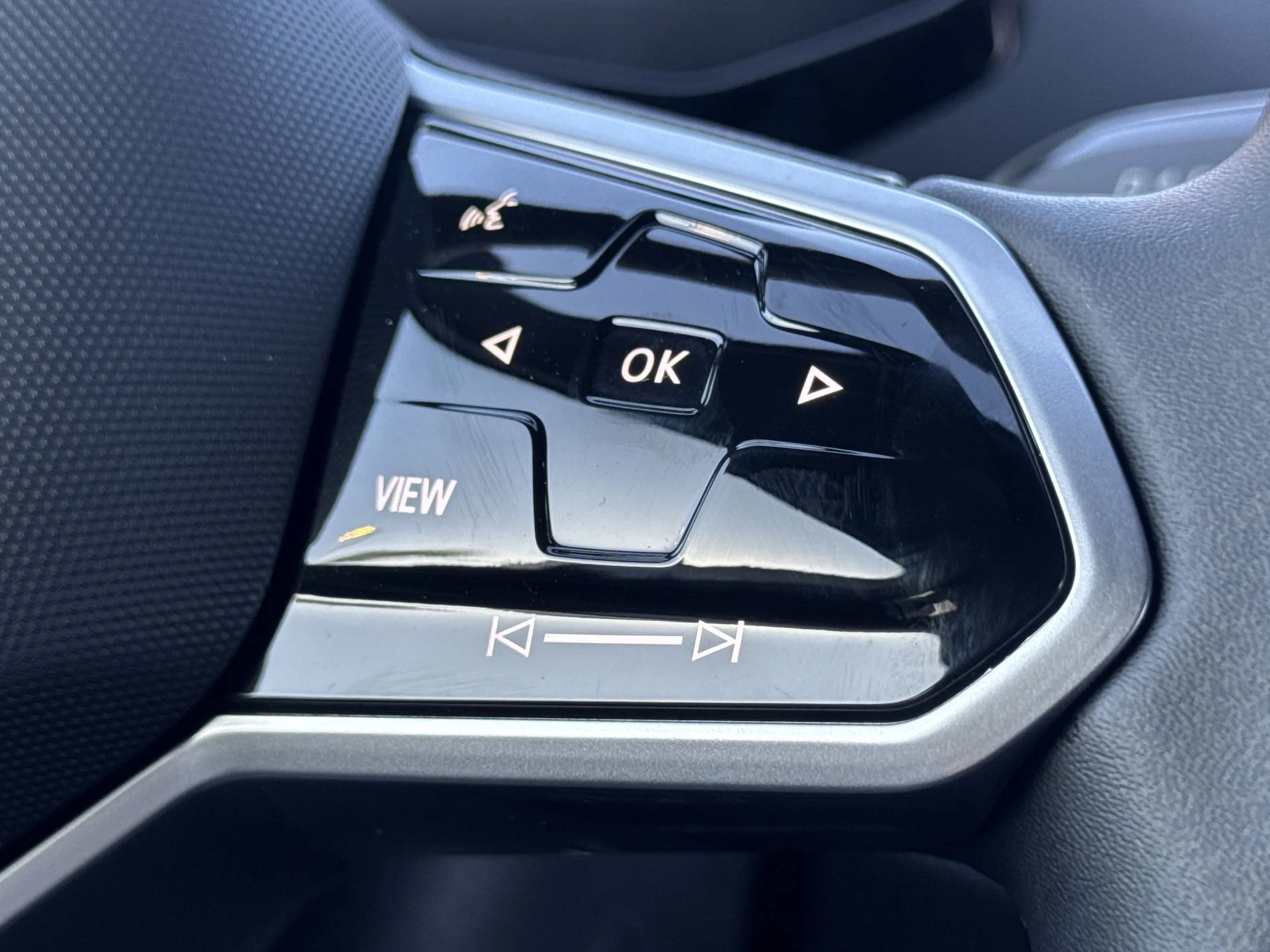 New 2026 Opal White Pearl Volkswagen Pro image 21