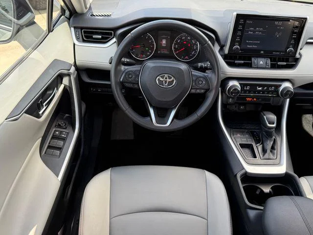 Certified Used 2019 LUNAR ROCK Toyota XLE Premium image 28