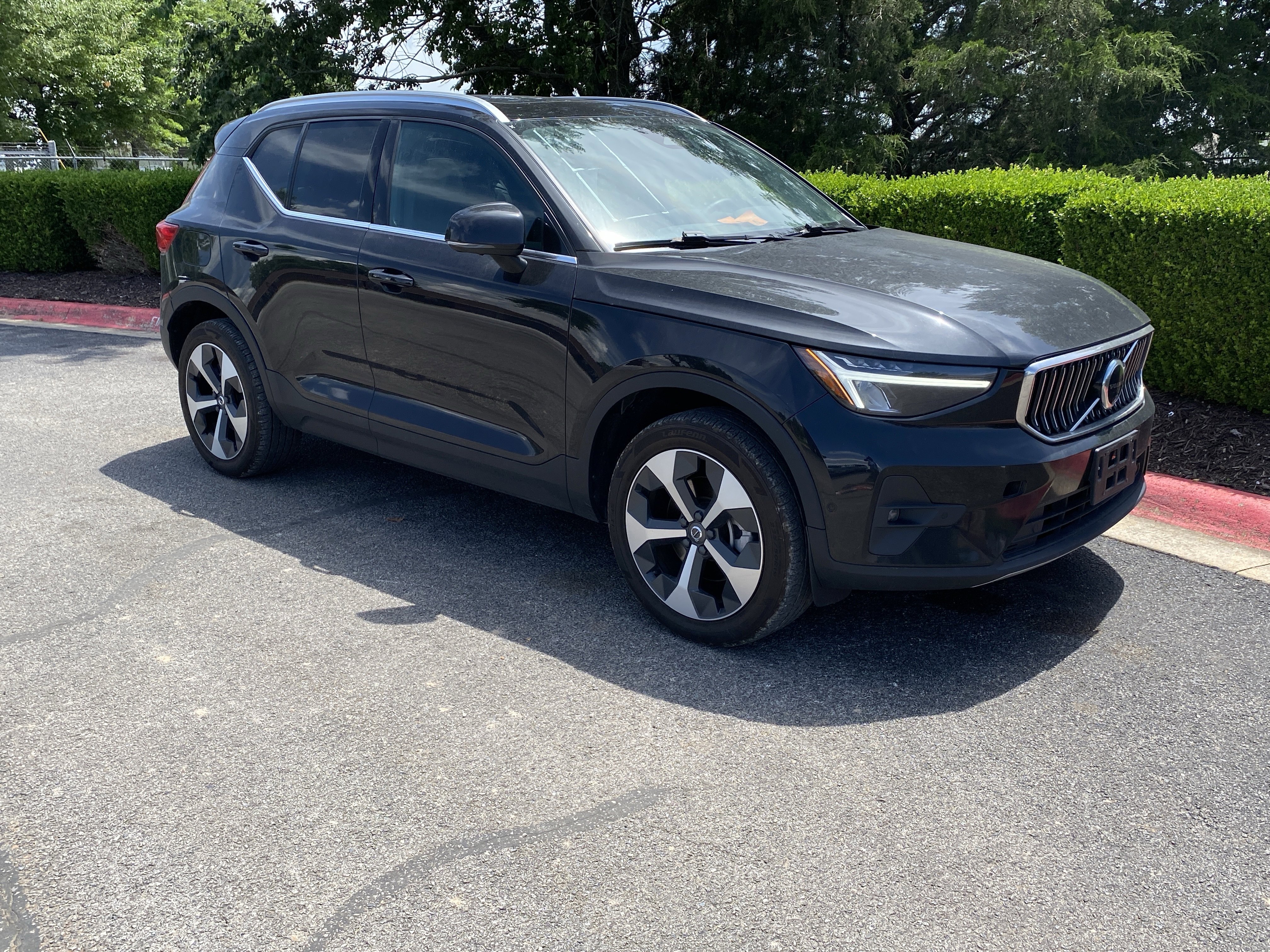 2024 Volvo XC40 B5 Plus Bright AWD's photo