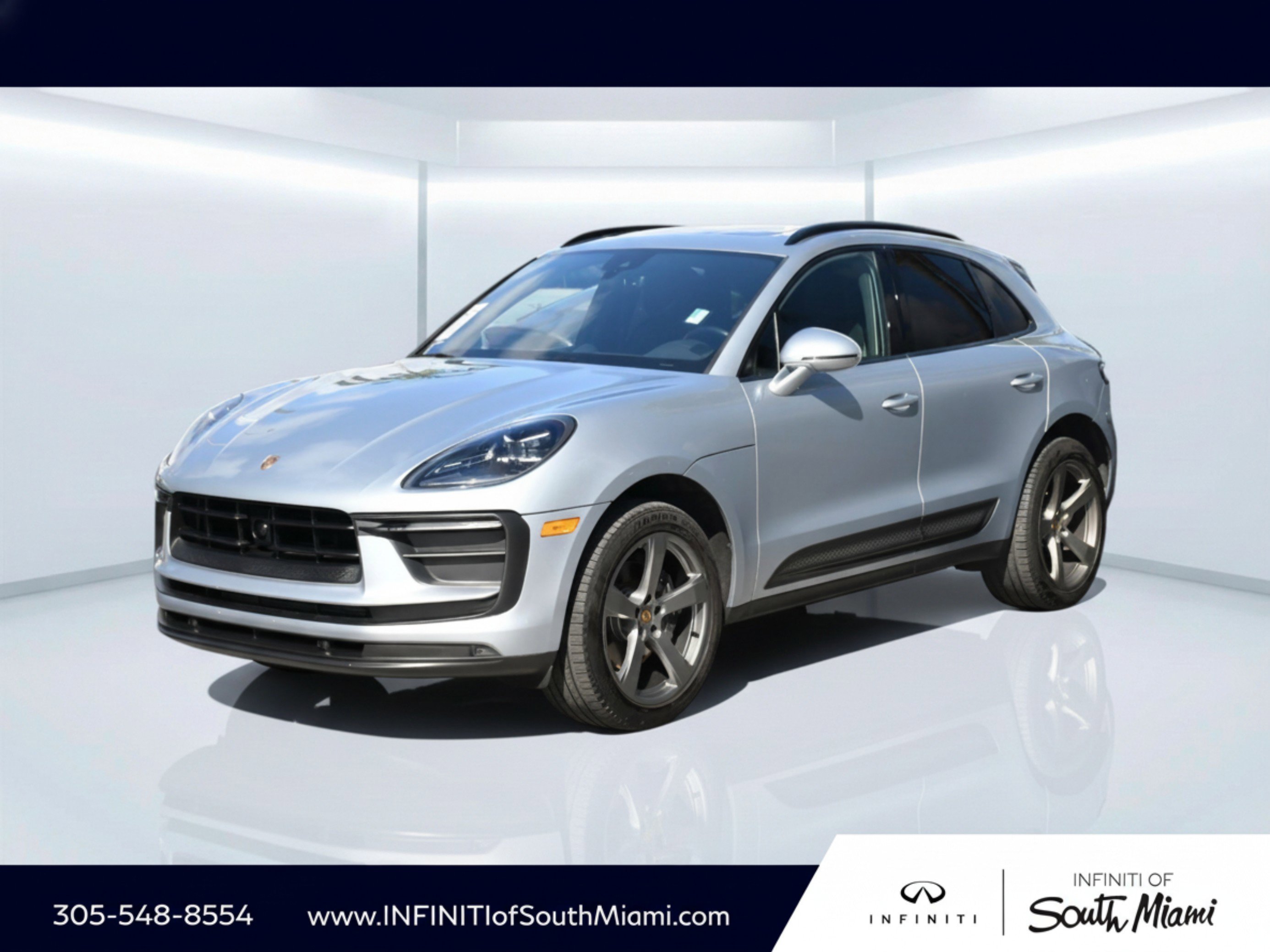2024 Porsche Macan -'s photo