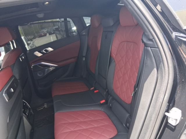 Used 2025 Black BMW M60i image 17