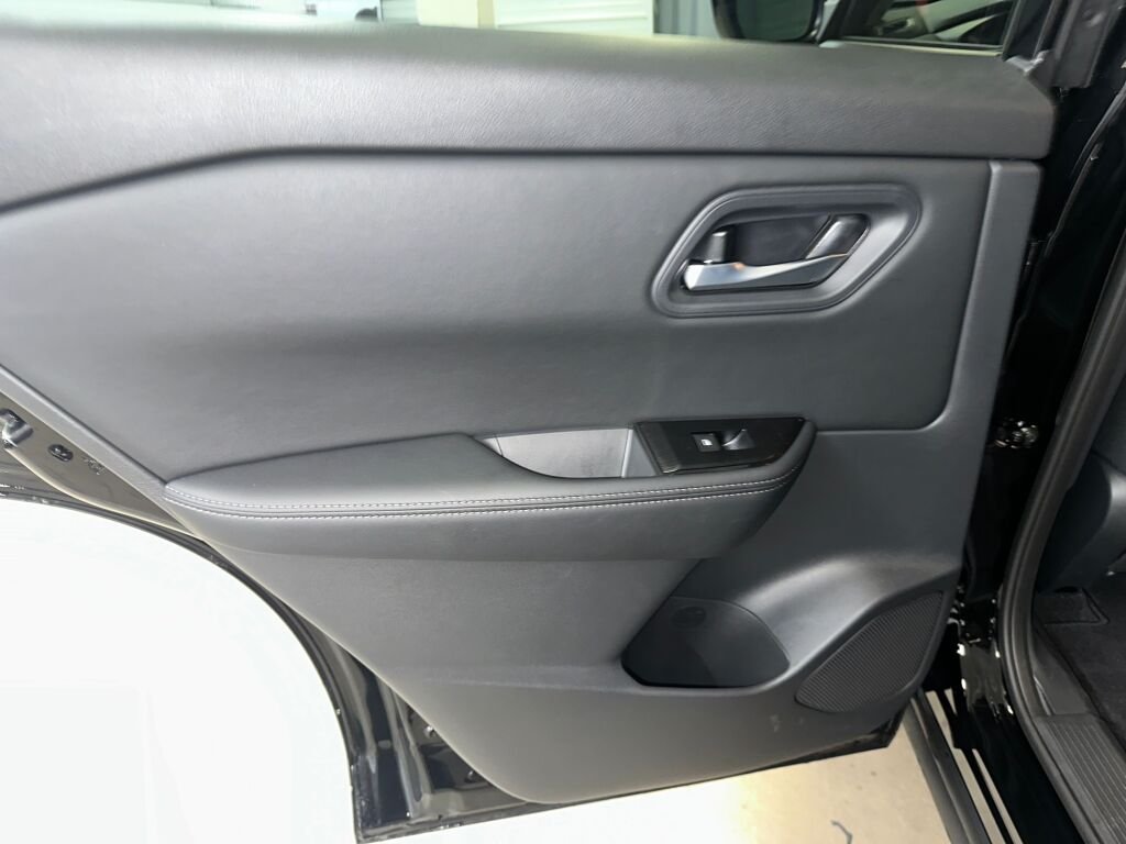 Used 2026 Super Black Nissan SV image 18