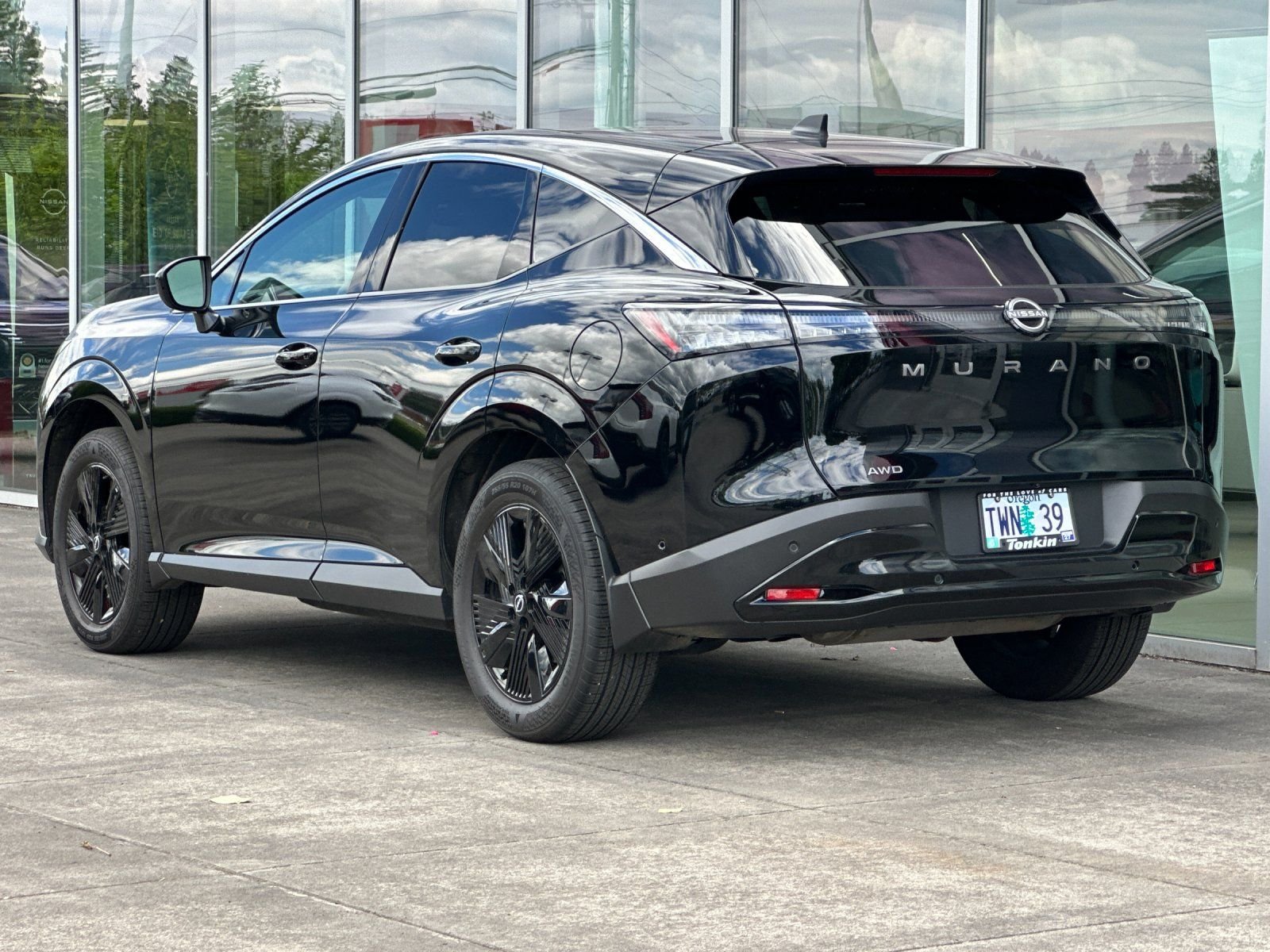 Used 2025 Super Black Nissan SV image 5