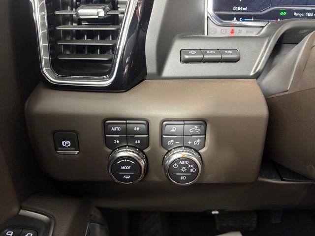 Used 2025 Silver GMC Denali image 20