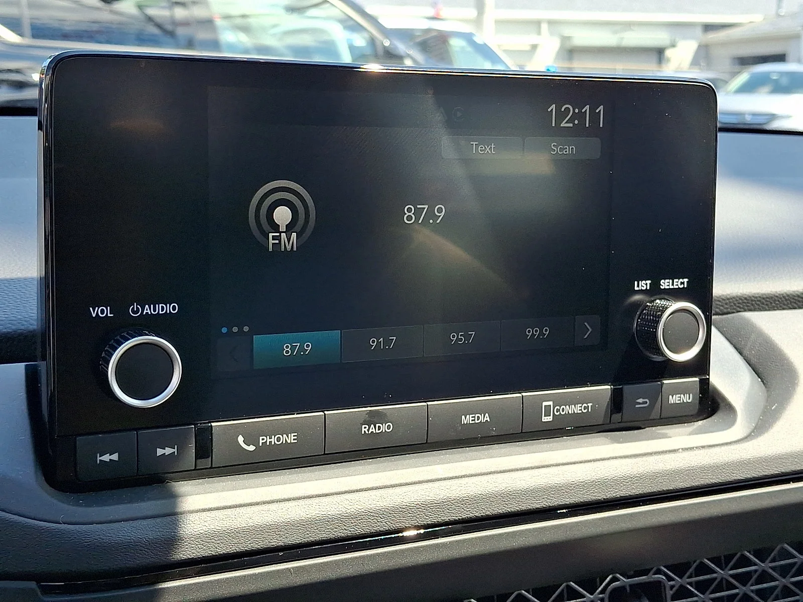 Used 2025 Platinum White Pearl Honda SE image 18