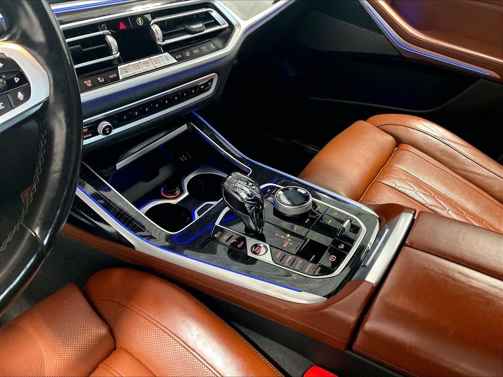 Used 2022 White BMW M50i image 21