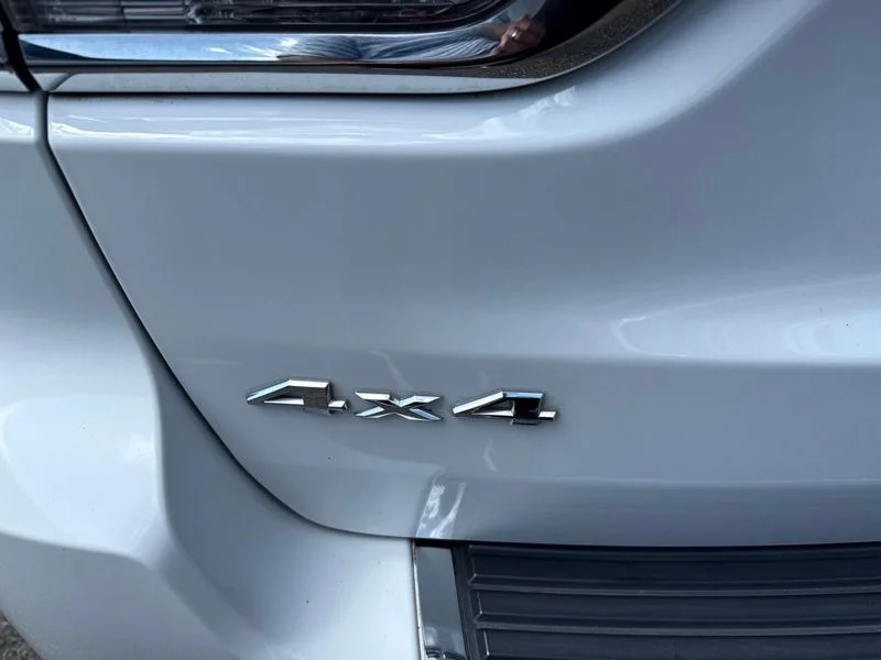 Used 2019 White Jeep Limited image 5