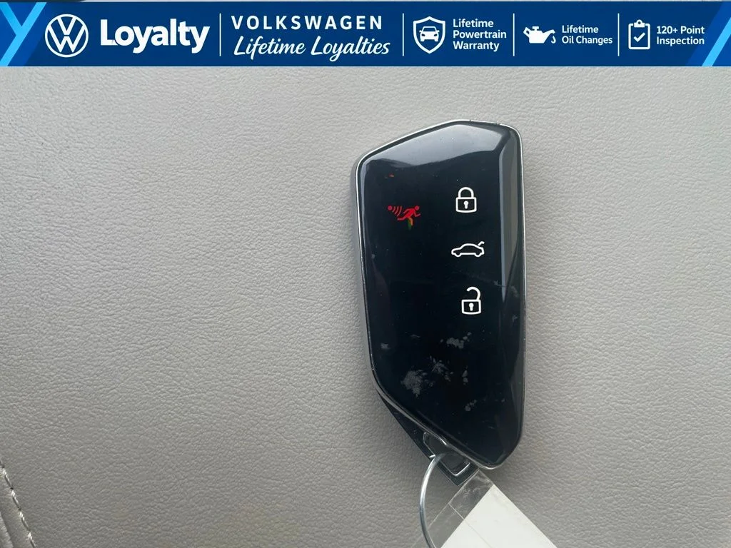 Used 2026 White/off-white Volkswagen SE image 28