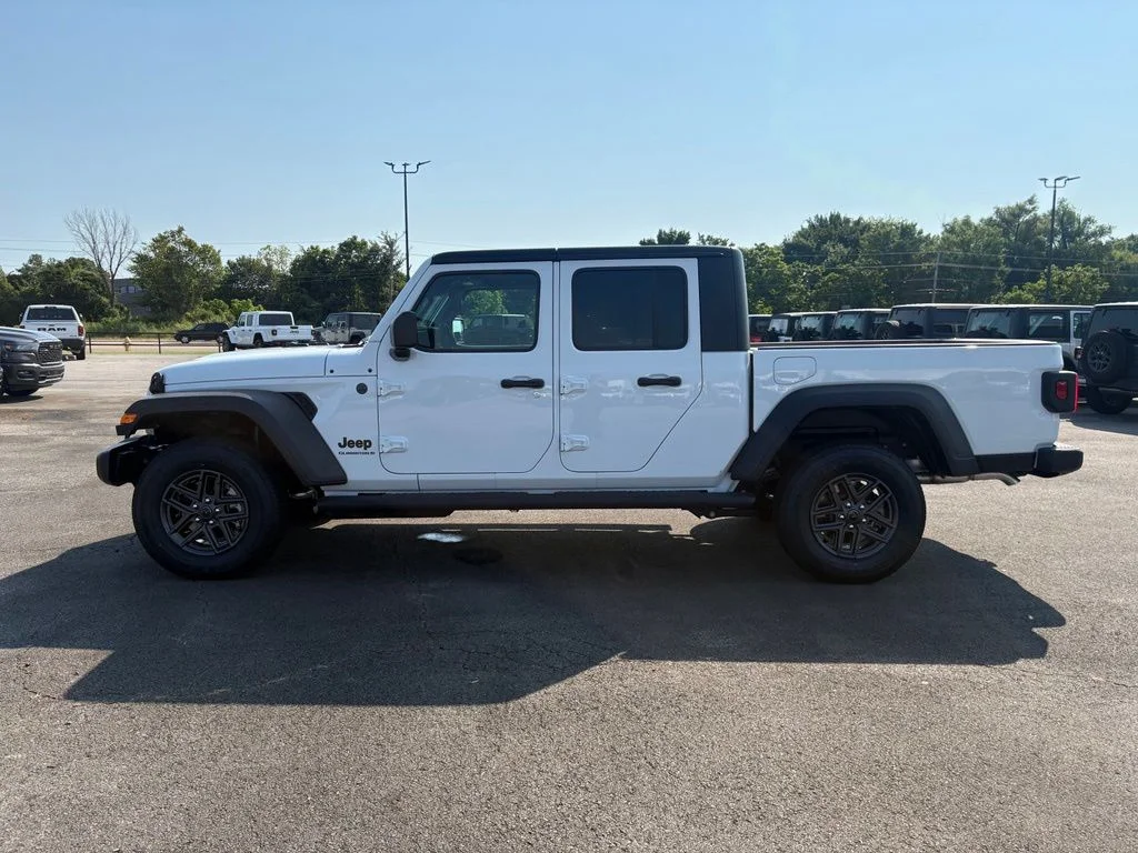 New 2026 Bright White Clear-Coat Exterior Paint Jeep Sport S image 4