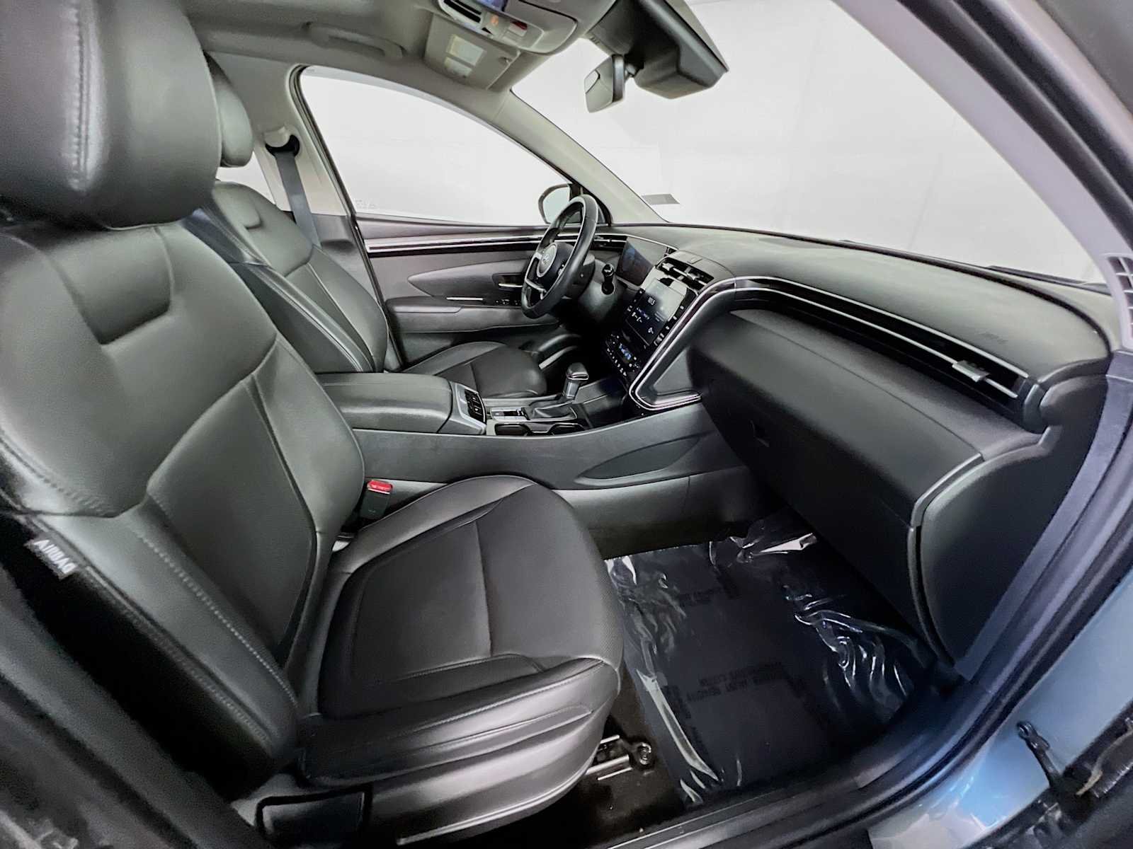 Used 2023 Amazon Gray Hyundai SEL image 29
