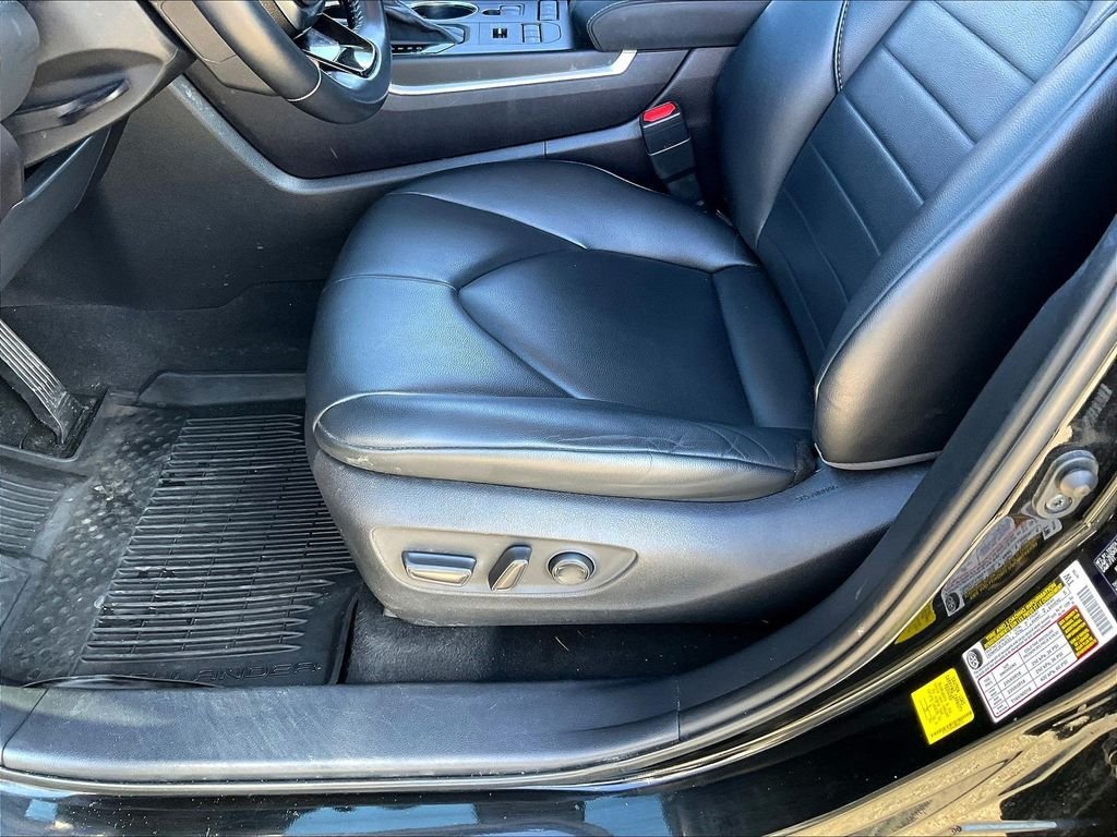 Used 2021 Black Toyota XLE image 35