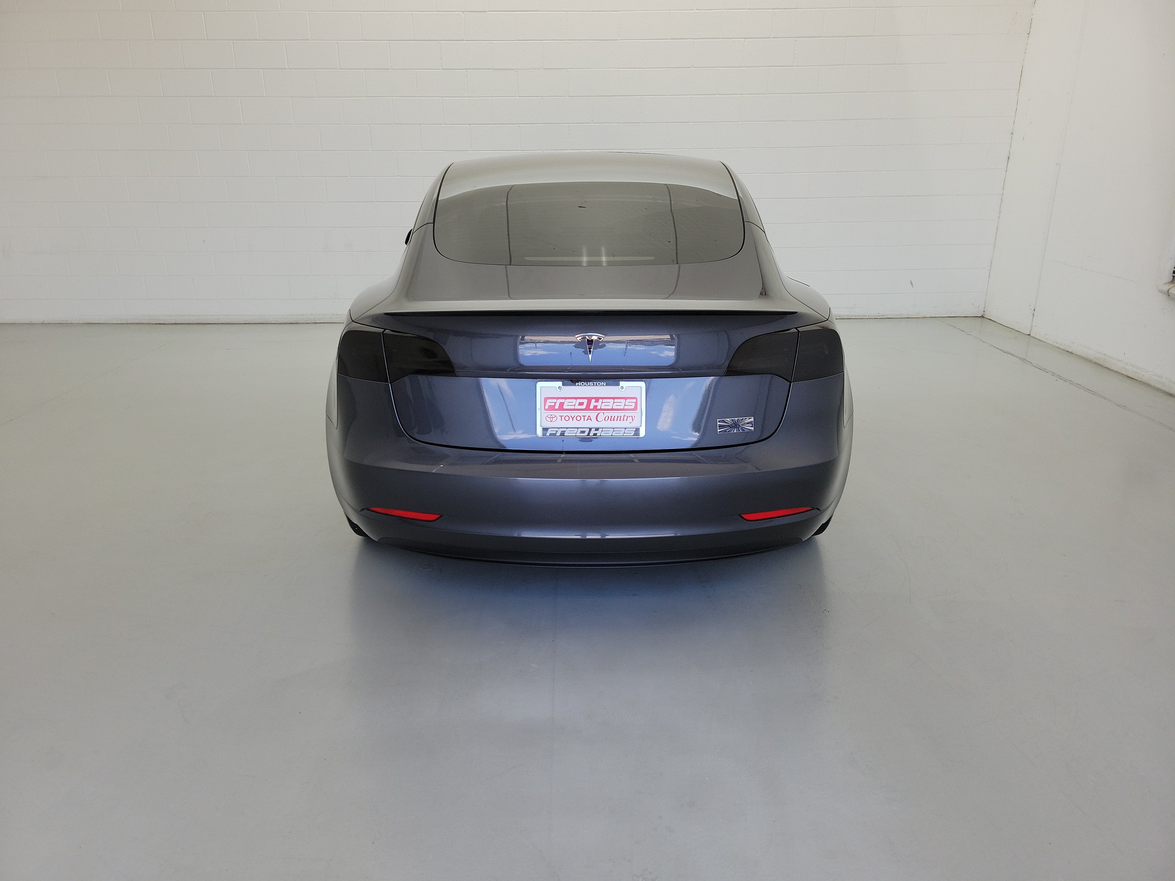 Used 2023  Tesla Performance image 6