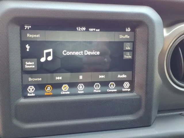 Used 2023 White Jeep  image 9