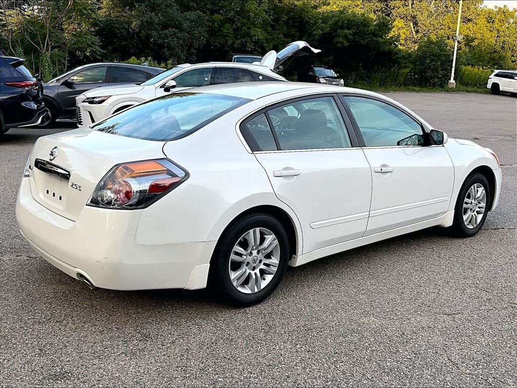 Used 2011 White Nissan 2.5 S image 6