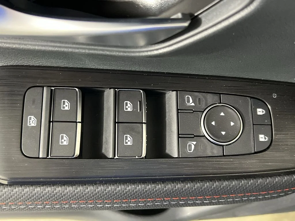 2026 Nissan KICKS SR - Photo 15