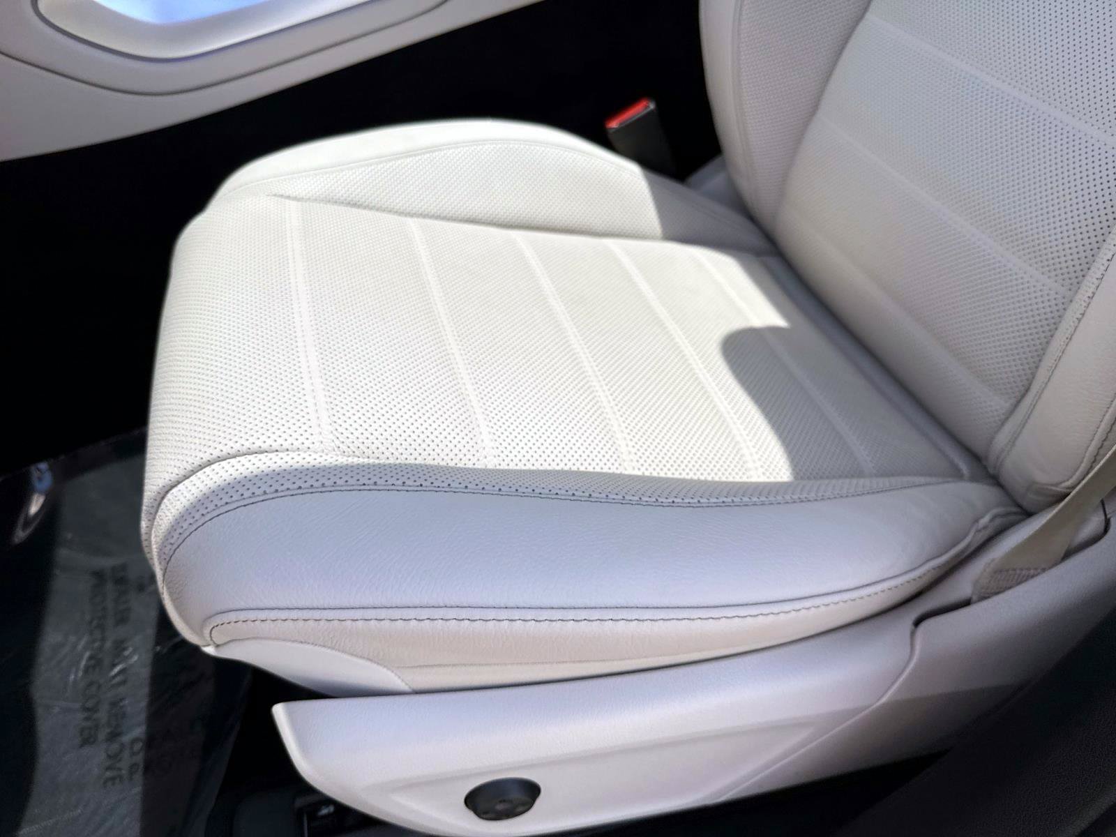 Used 2026 Moonlight White Mercedes-Benz 350 image 22