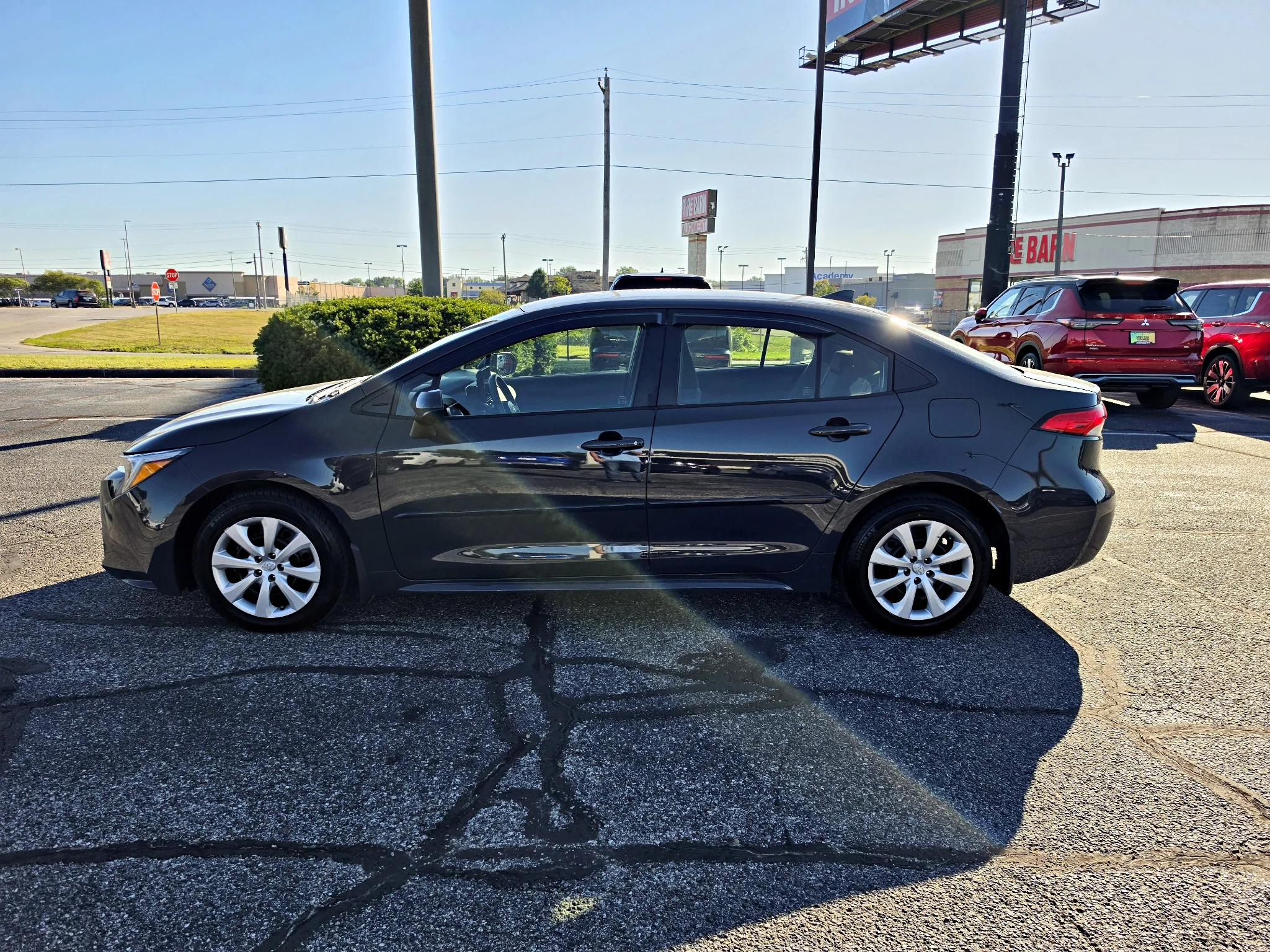 Used 2024 Underground Toyota Hybrid LE image 9