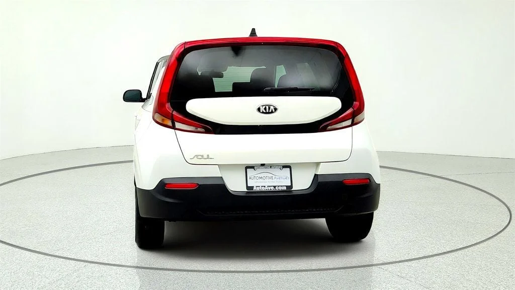 Used 2020 Snow White Pearl Kia LX IVT image 6