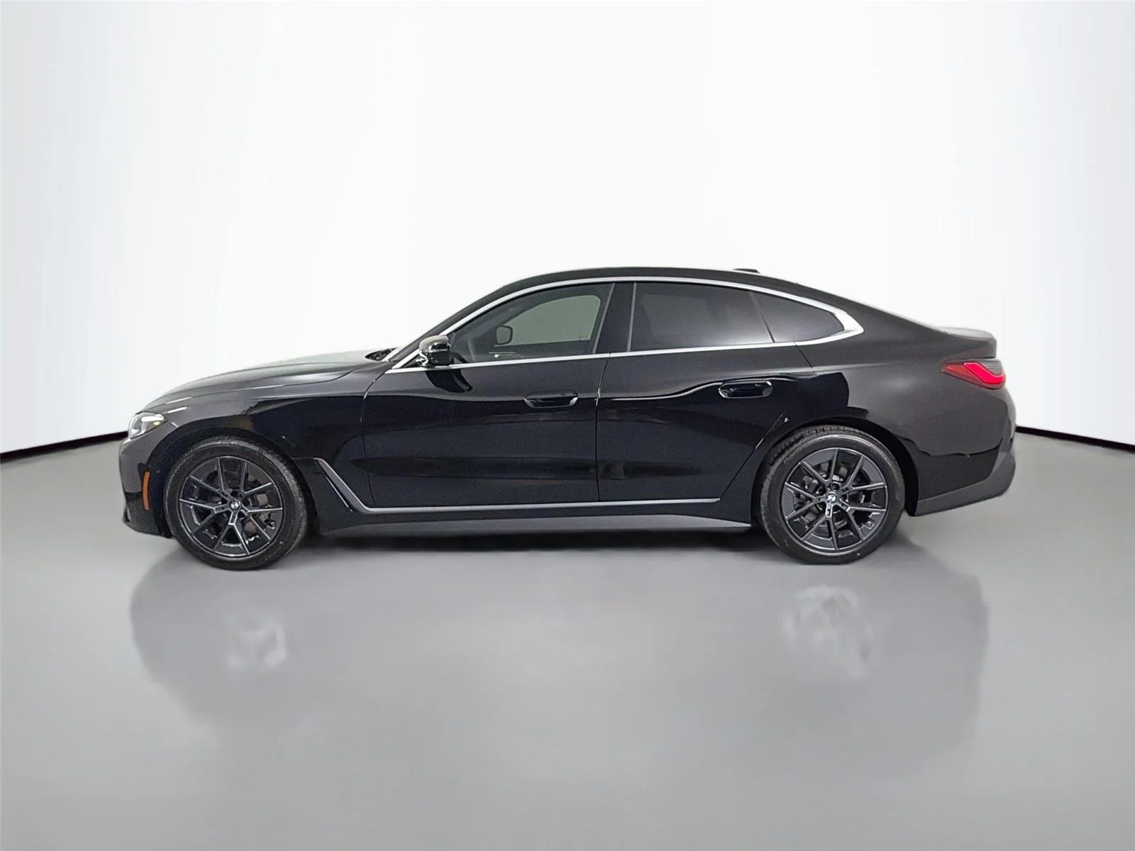 New 2026 Jet Black BMW xDrive40 image 15