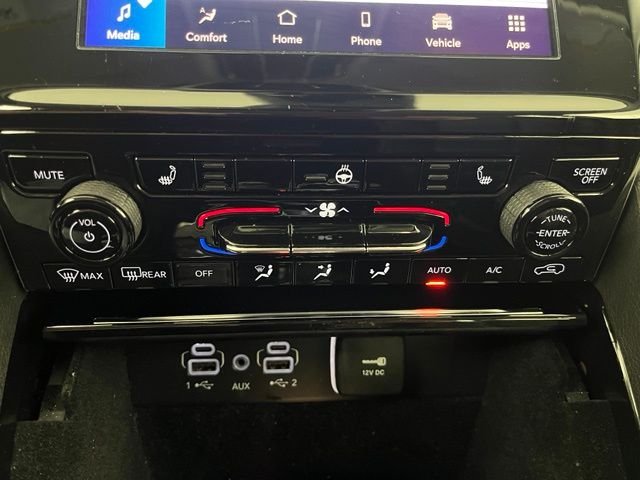 Used 2022 White Jeep Limited image 33
