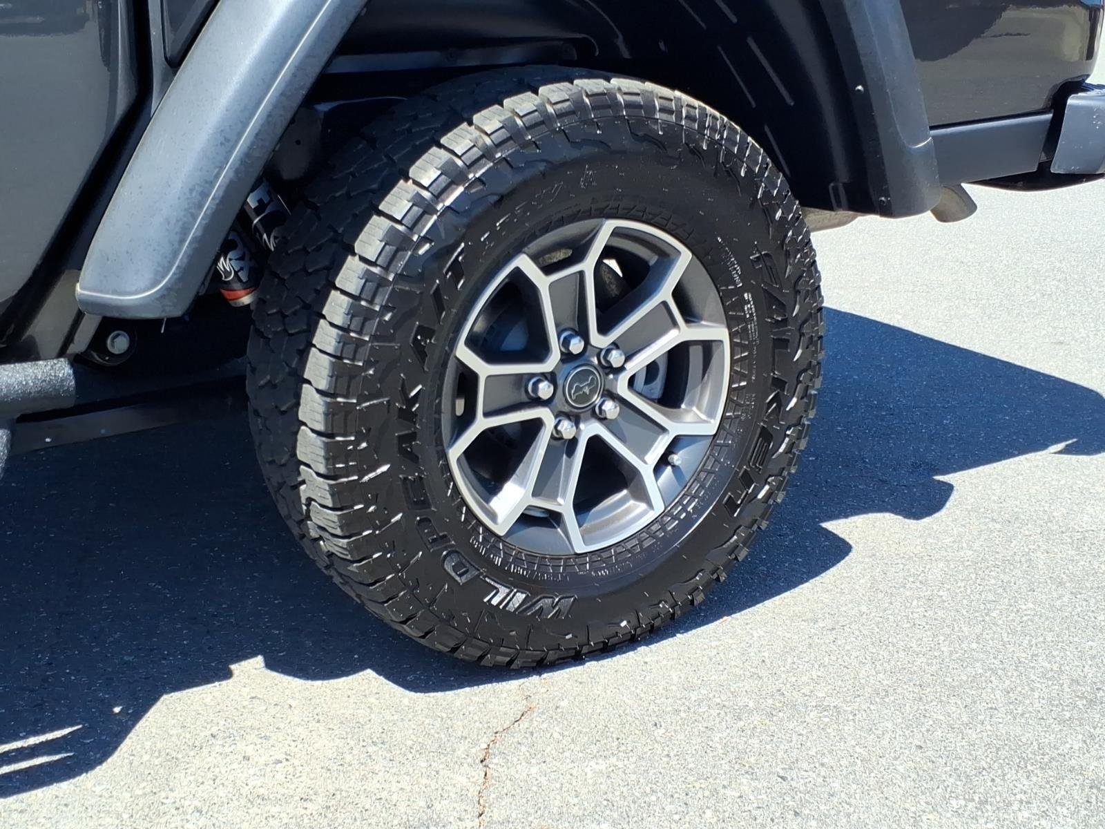 Used 2025 Granite Crystal Metallic Clearcoat Jeep Mojave image 13
