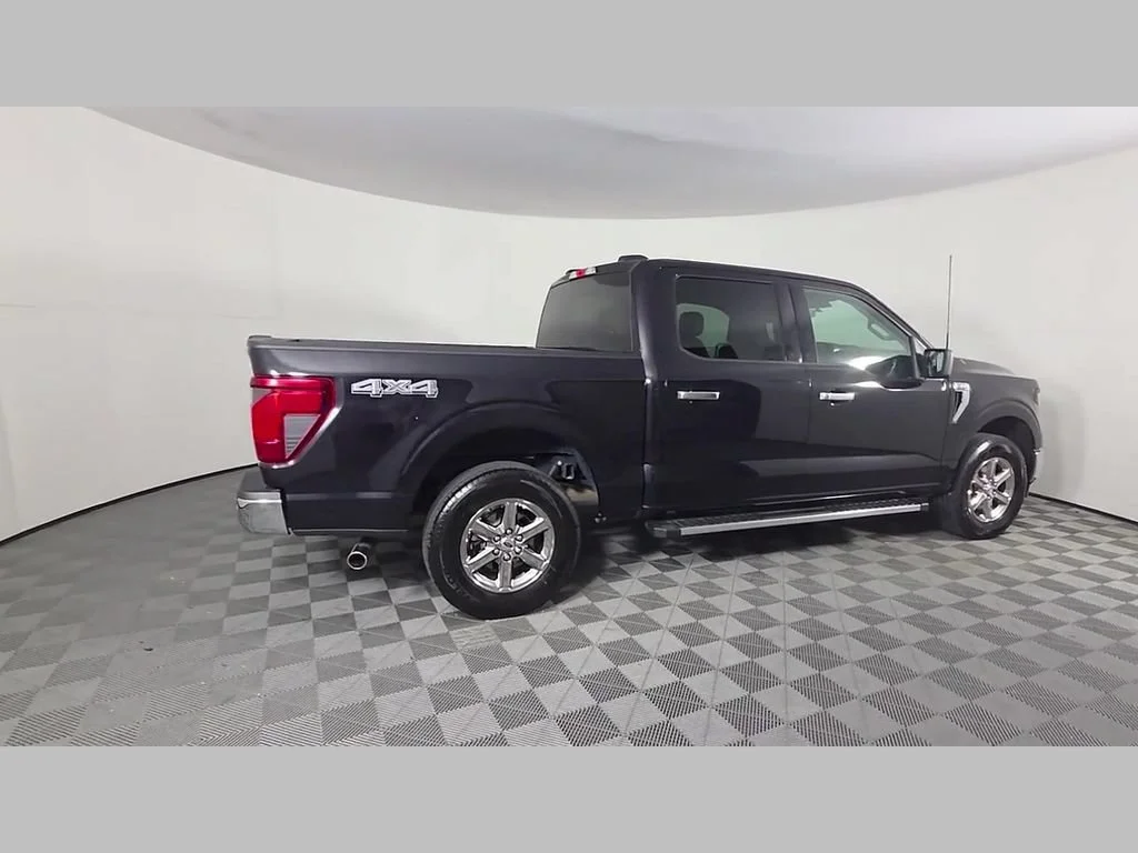 Used 2025 Black Metallic Ford XLT image 40