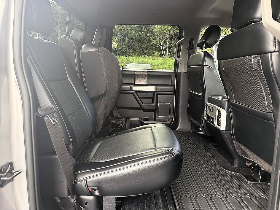 Used 2019 Ingot Silver Ford LARIAT image 21