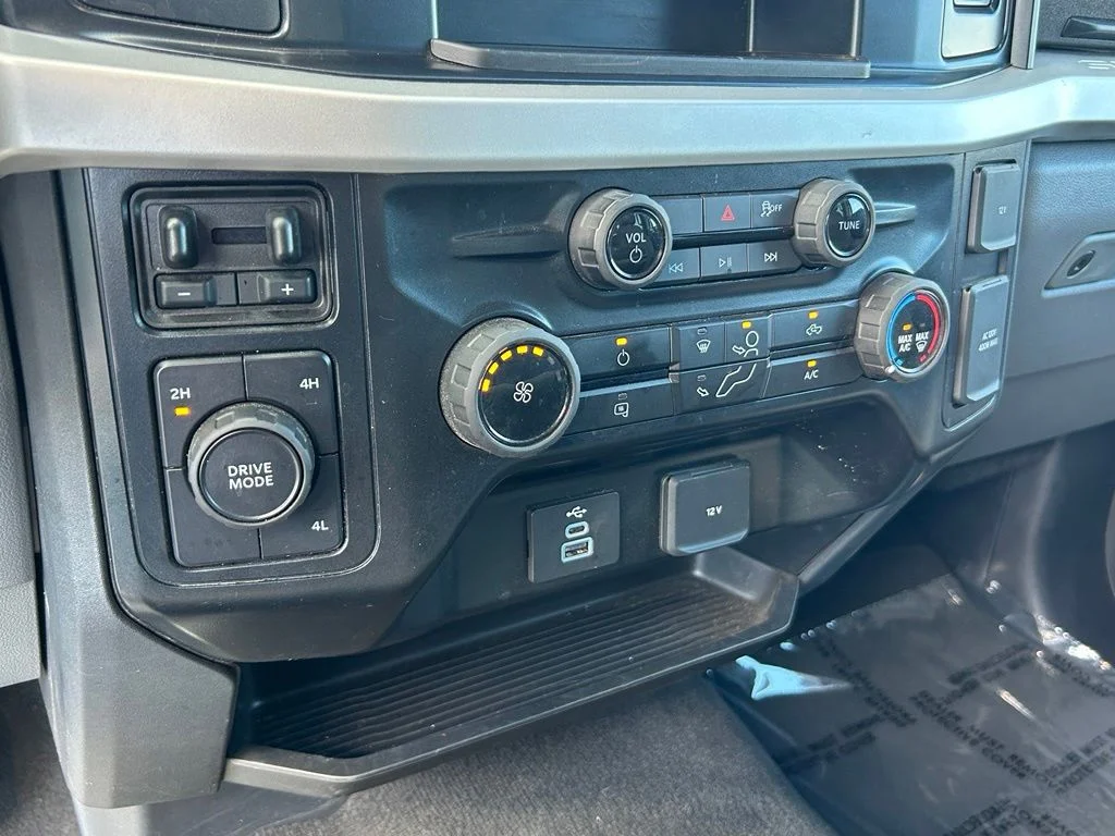 Used 2026 Oxford White Ford XLT image 38
