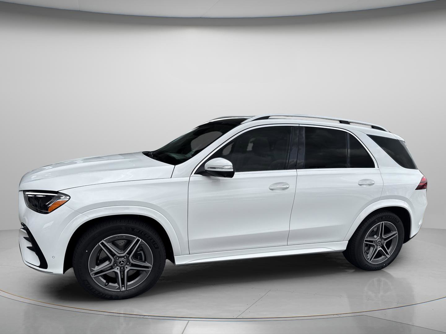 Certified Used 2026 Polar White Mercedes-Benz GLE 450 image 2