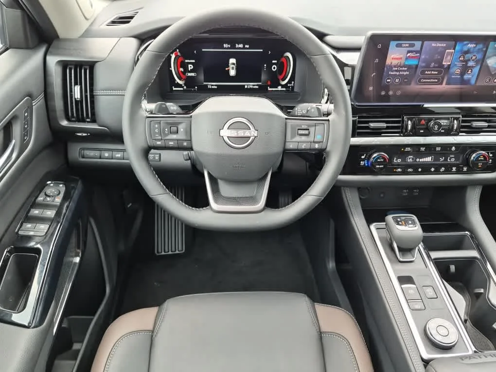 New 2026 Everest White Pearl Tricoat/Super Black Nissan Platinum image 10