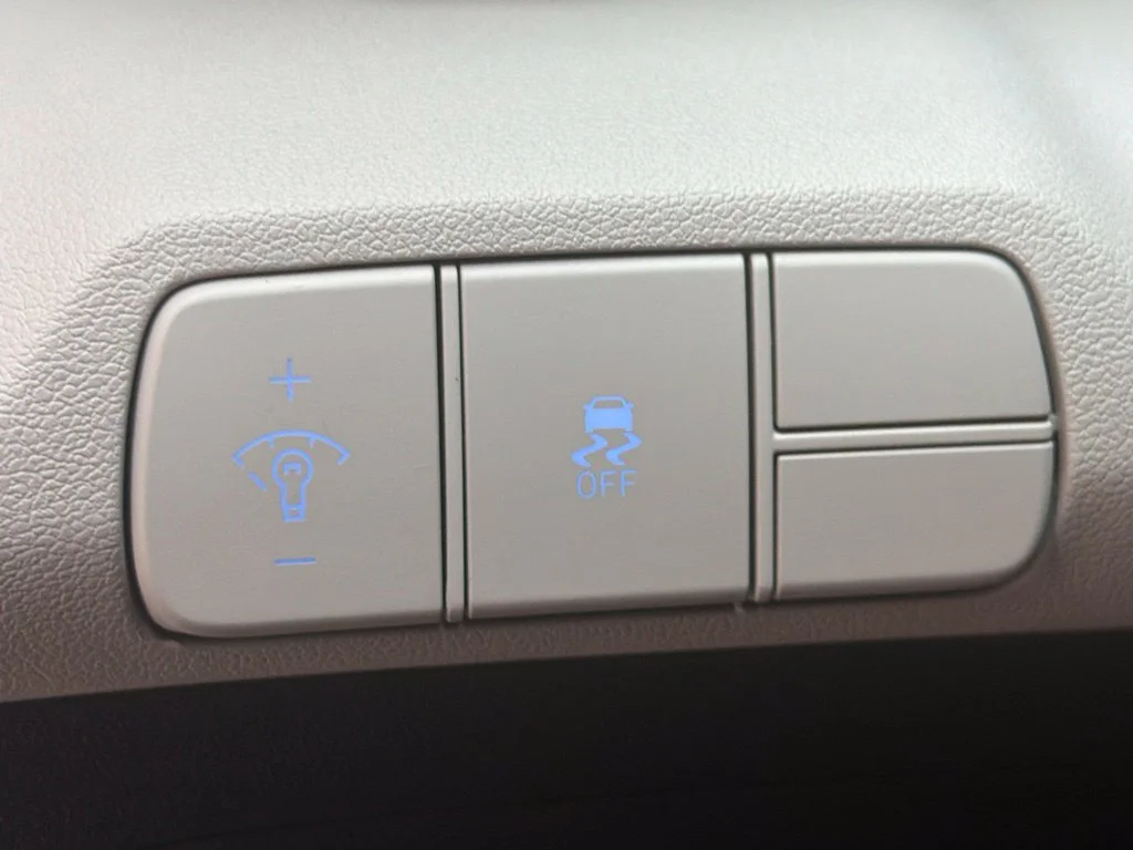 New 2026 Serenity White Hyundai SEL Sport Plus image 28