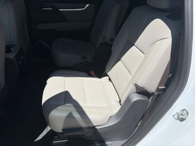 New 2026 White GMC Elevation image 13