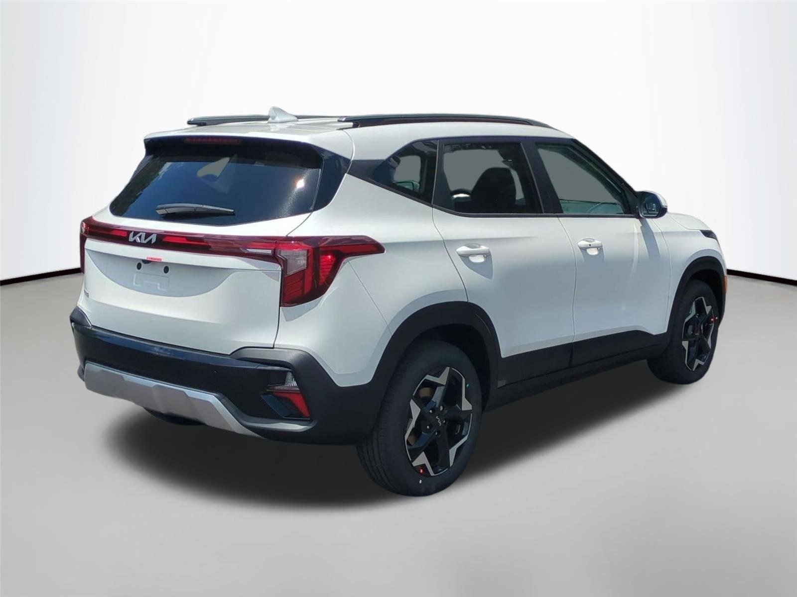 New 2026 Snow White Pearl Kia S image 5