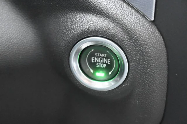 Used 2019 ONYX BLACK GMC SLT image 19