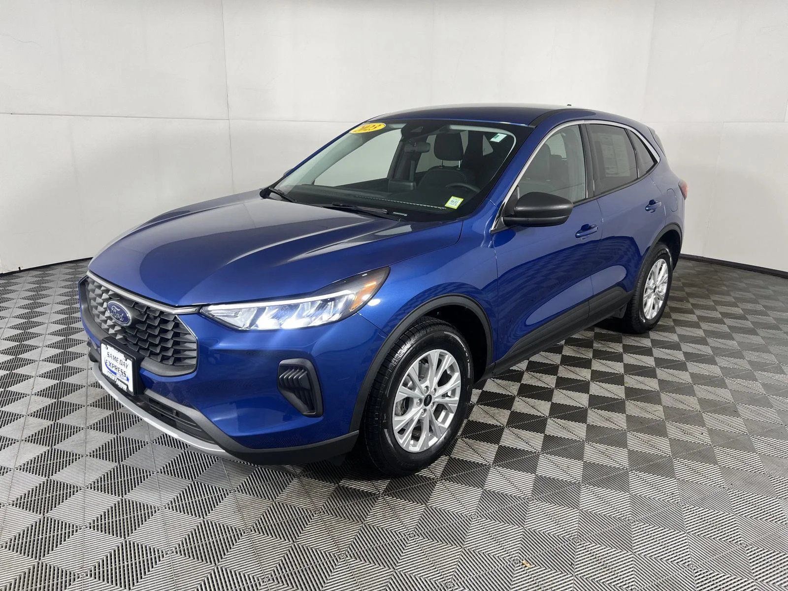 Used 2023 Atlas Blue Ford Active image 18