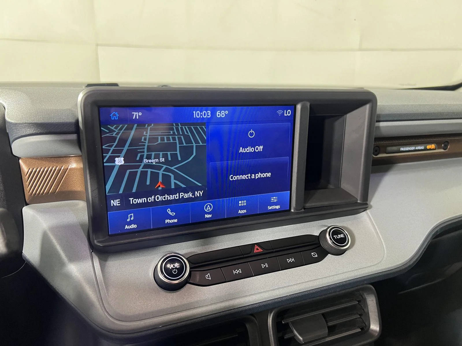 Used 2024 Oxford White Ford LARIAT image 18