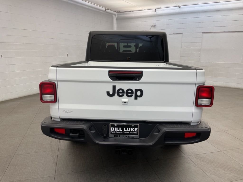 New 2026 Bright White Clear-Coat Exterior Paint Jeep Sport image 4