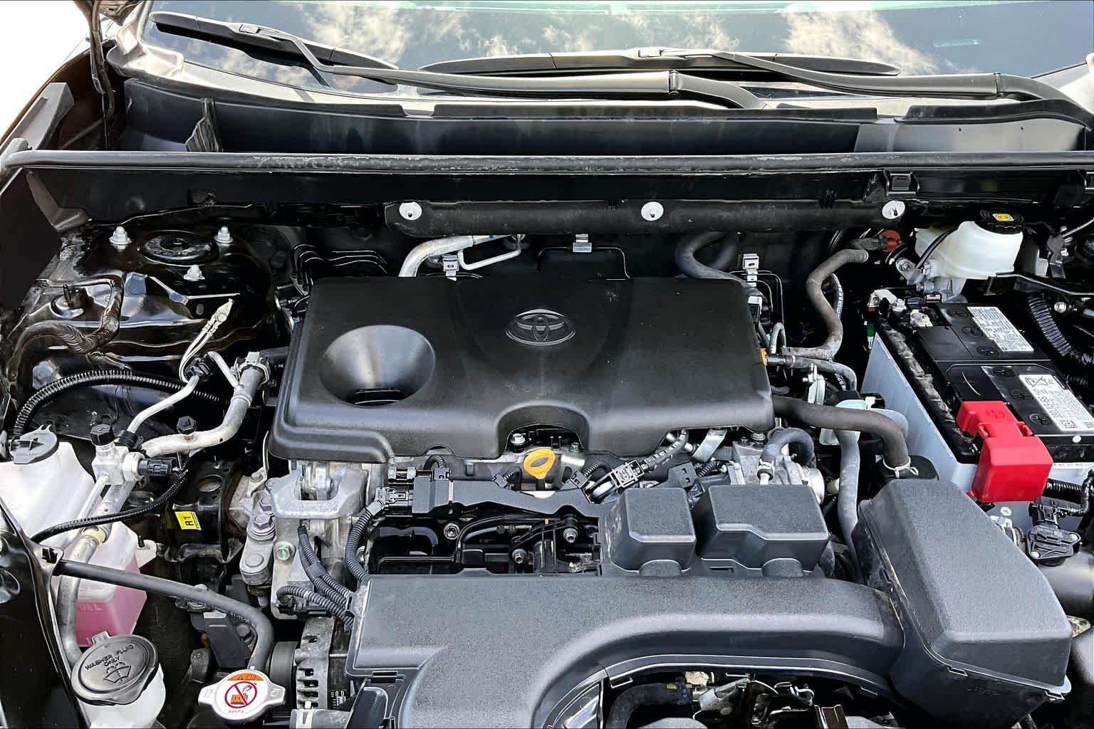 Used 2025 Midnight Black Metallic Toyota XLE image 32