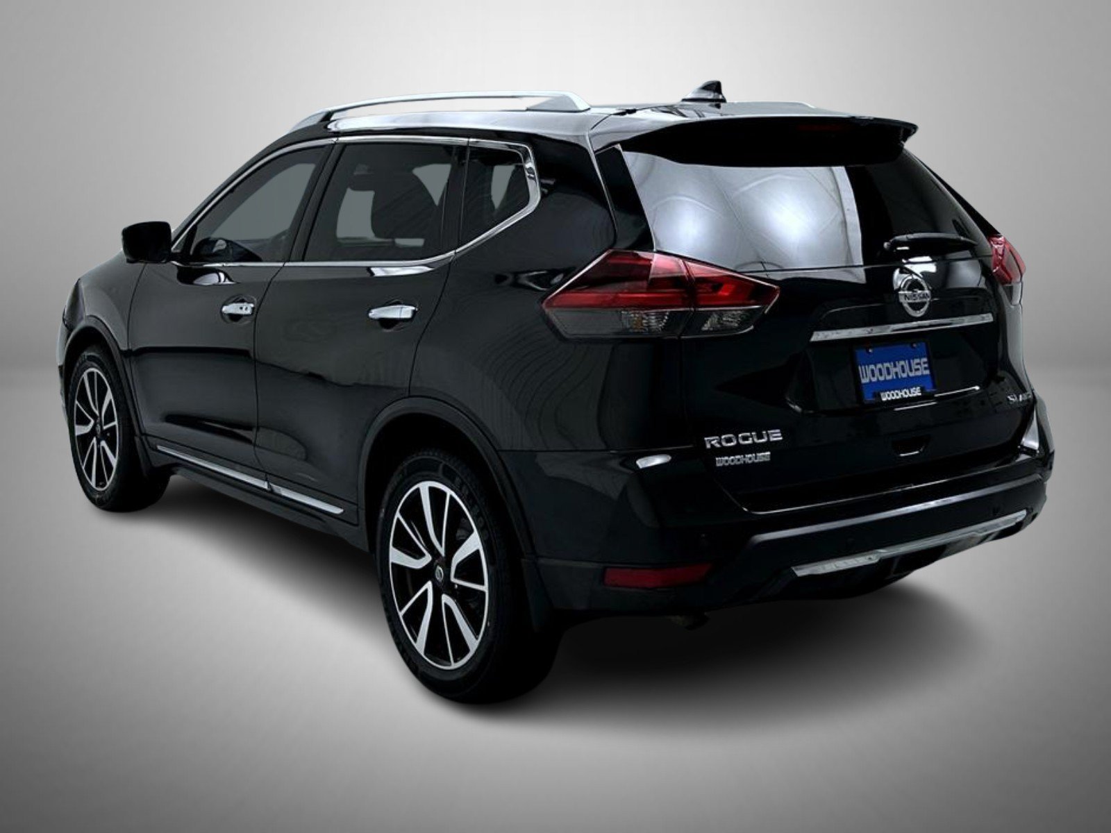 Used 2019 Black Nissan SL image 7