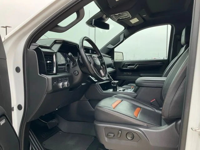 Used 2025 White GMC AT4 image 21