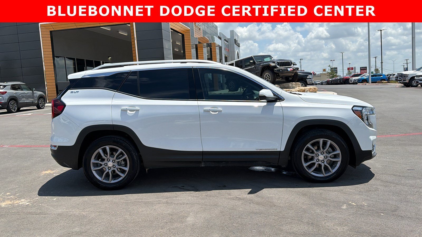 Used 2024 Summit White GMC SLT image 4