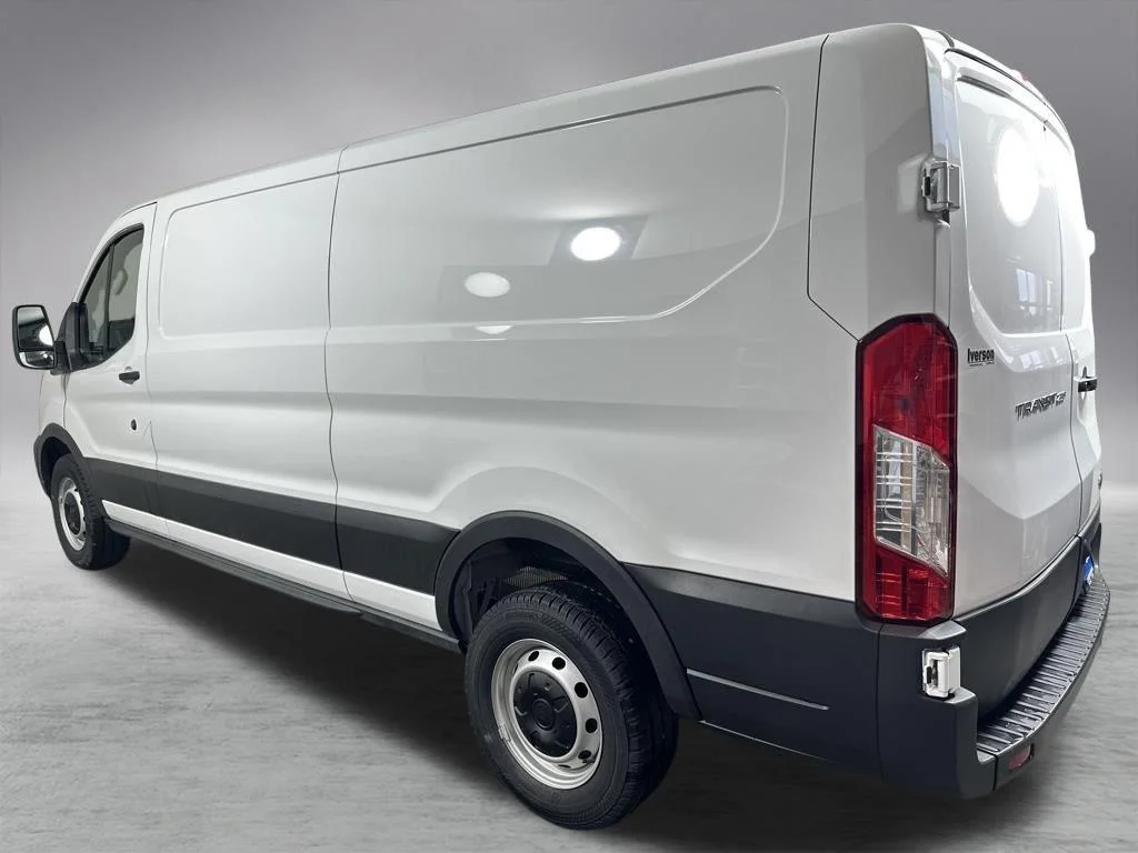 Used 2024 Oxford White Ford 250 image 9