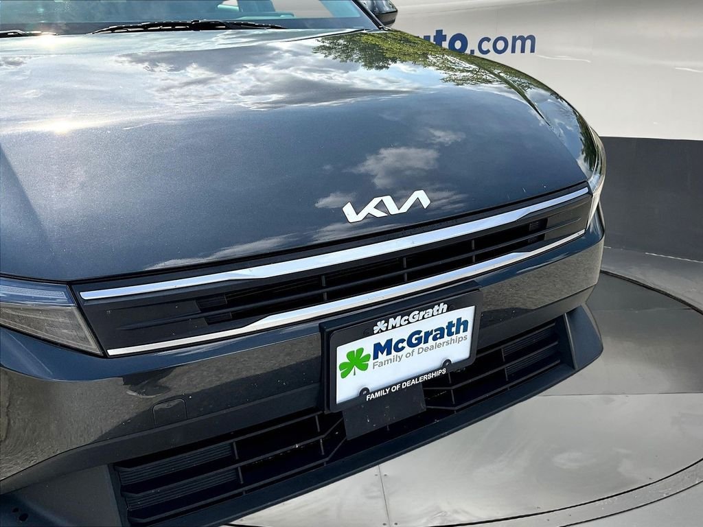 Used 2025 Gray Kia LXS image 33
