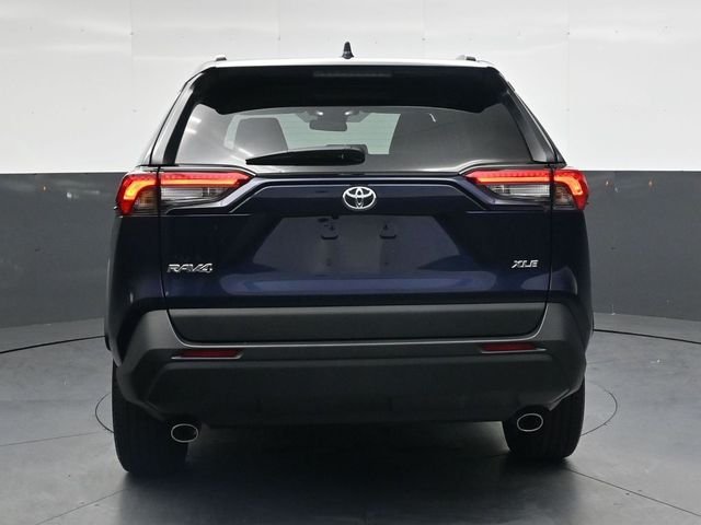 Used 2024  Toyota XLE Premium image 6